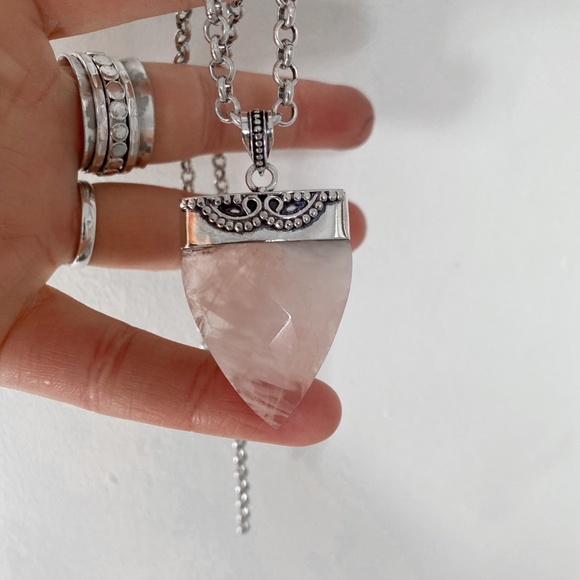 Large rose quartz crystal necklace - Picture 4 of 5